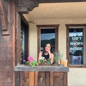 Meet your Posher, Victoria